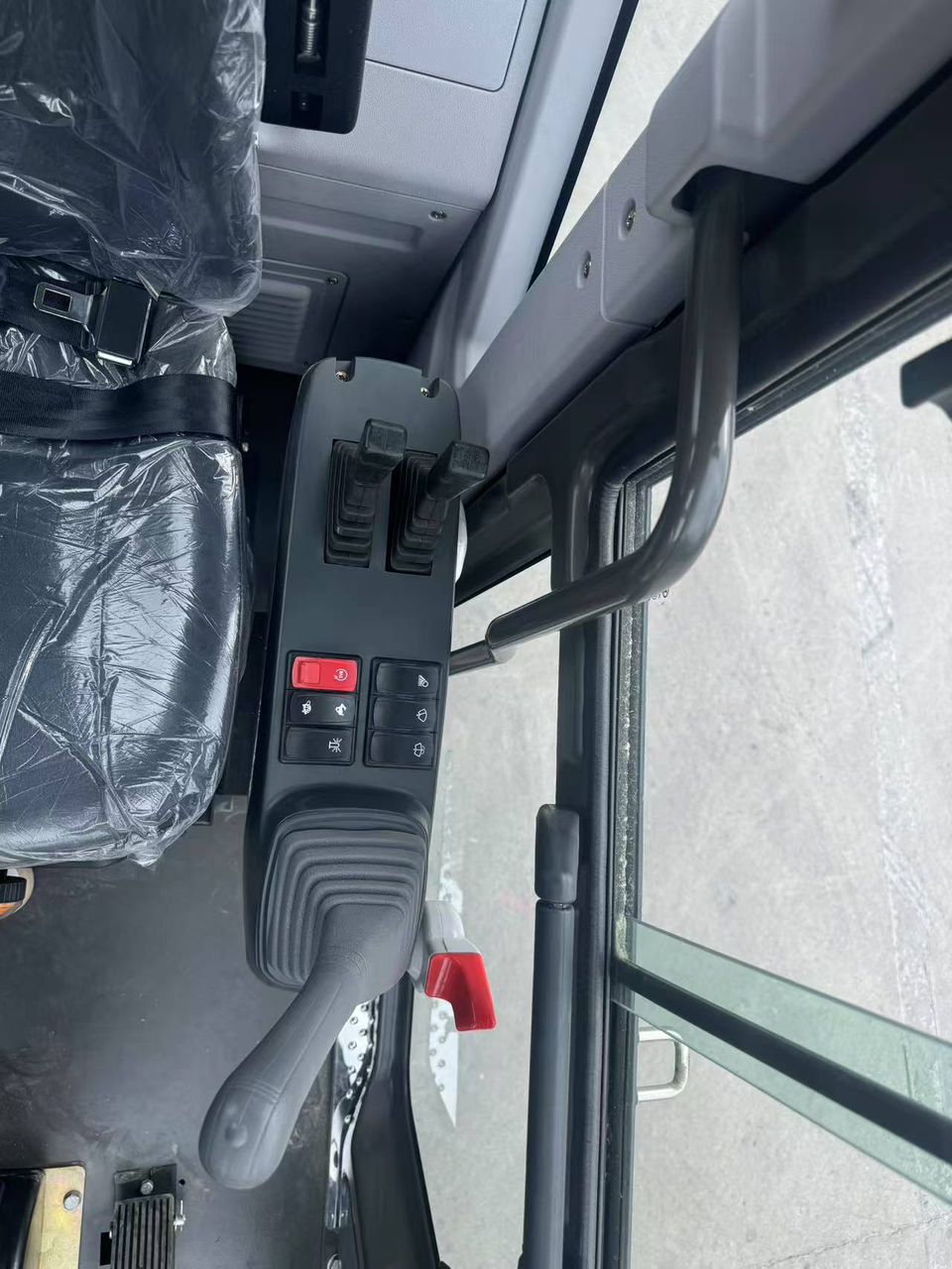 بیل لاستیکی 15 تن فوریوز مدل R155W - Image 3