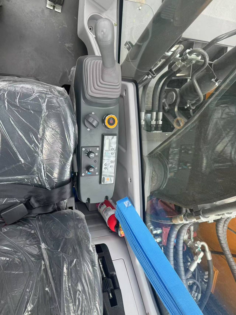 بیل لاستیکی 15 تن فوریوز مدل R155W - Image 4