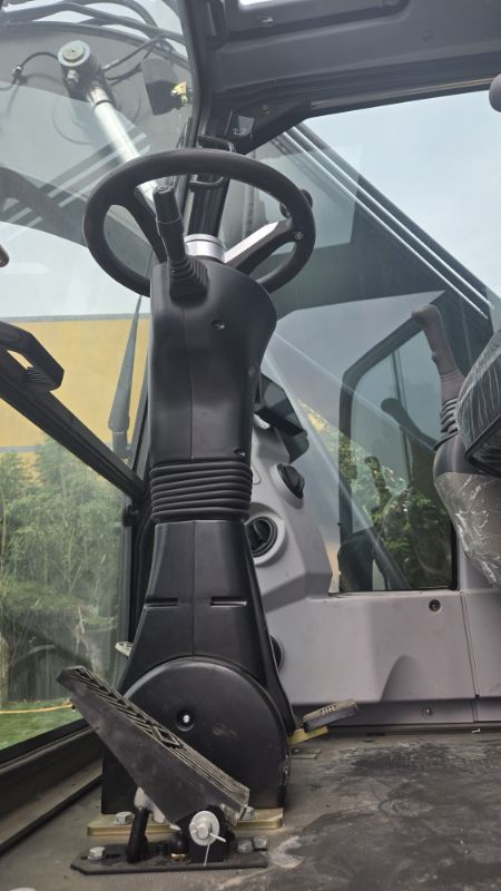 بیل لاستیکی 15 تن فوریوز مدل R155W - Image 7