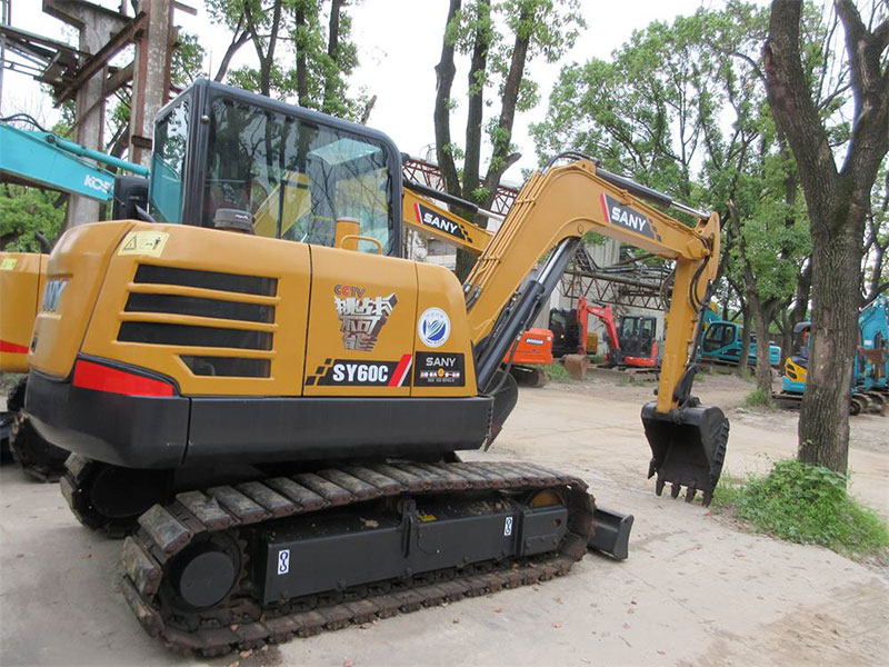 مینی بیل 6 تن سانی