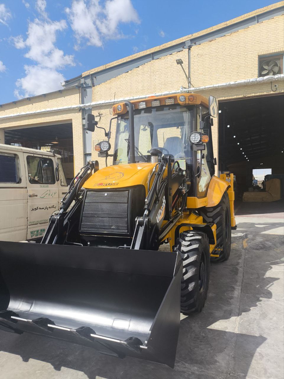 بکهو لودر UZ102B | مشخصات فنی،کاربردها،قیمت و خرید در ایران - Image 5