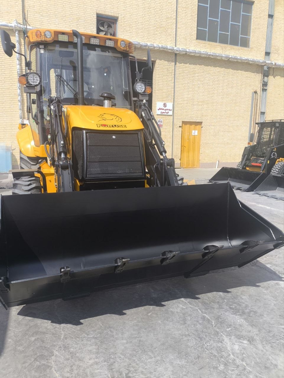 بکهو لودر UZ102B | مشخصات فنی،کاربردها،قیمت و خرید در ایران - Image 6